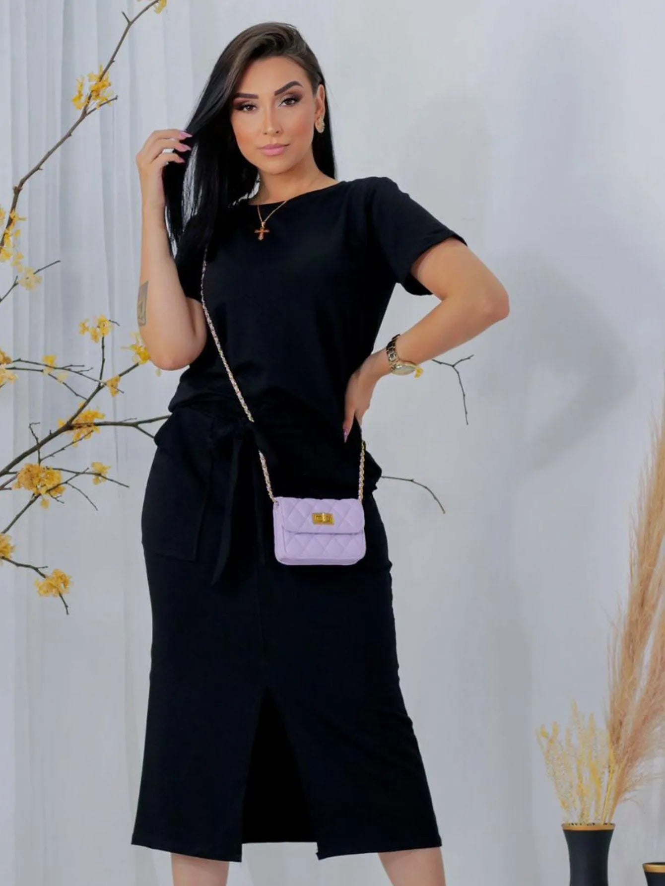 Conjunto cropped alongado despojado   saia midi com fenda frontal moletinho