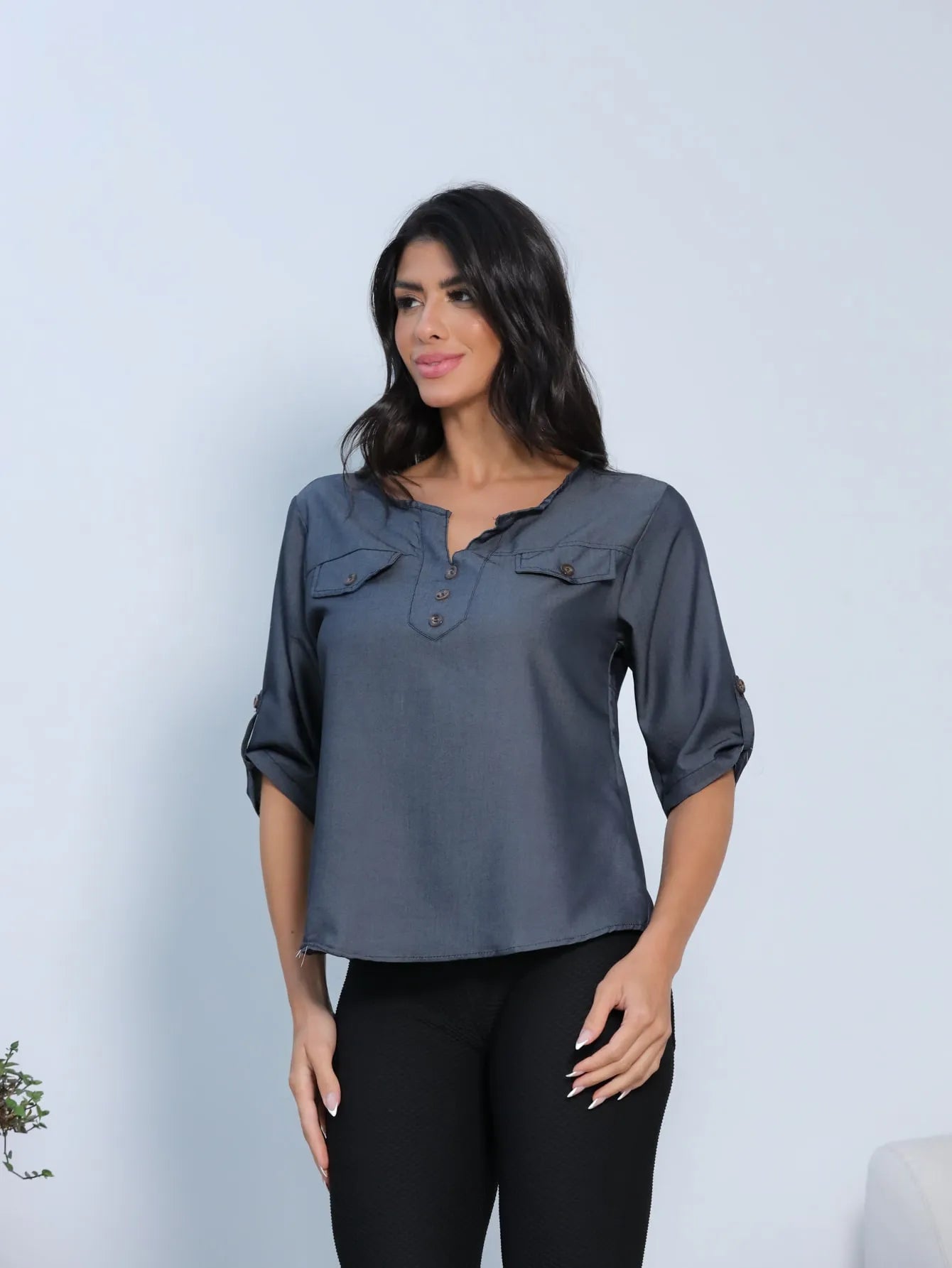 Blusa com manga três quarto e gola V