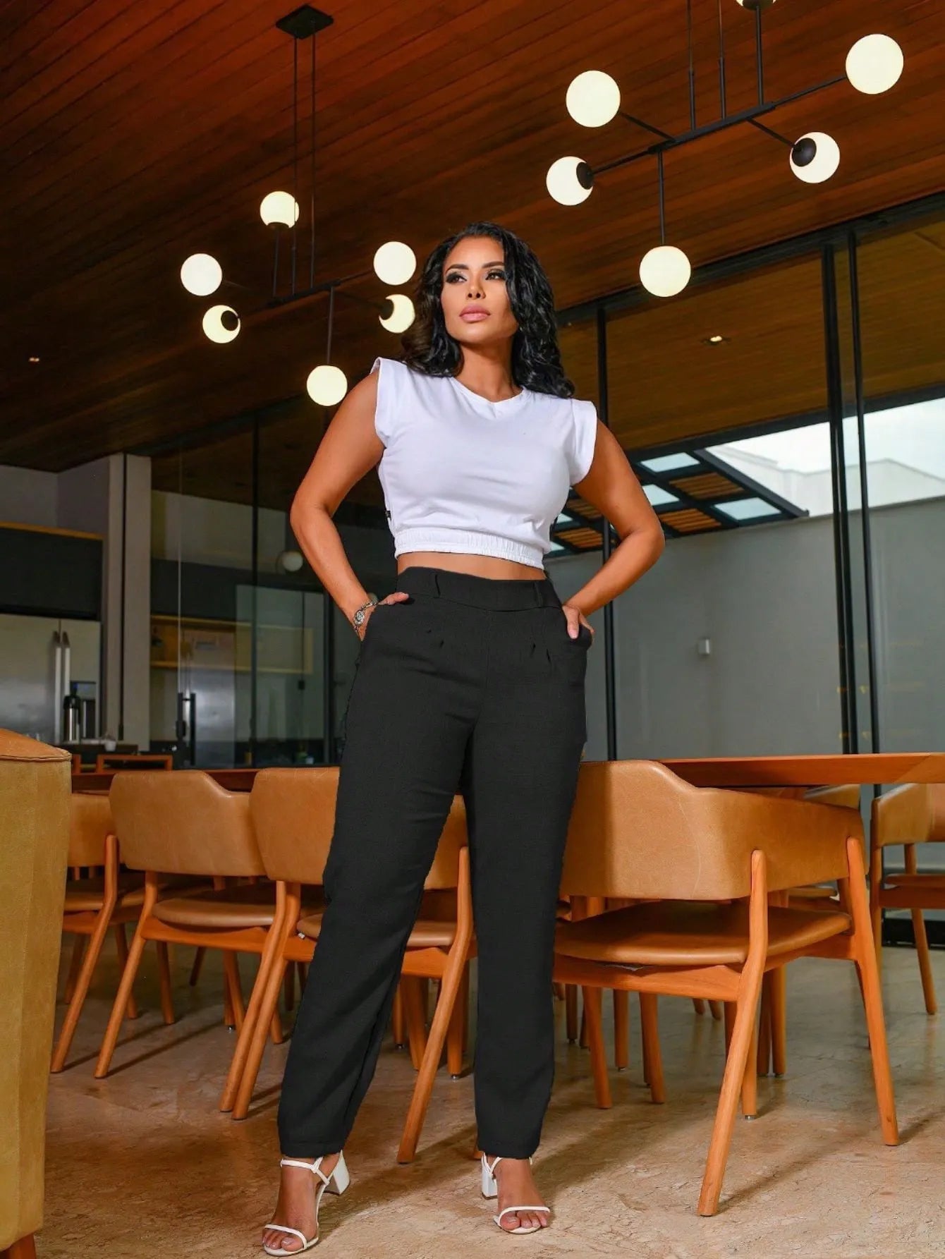 Calça feminina alfaiataria social sem botão