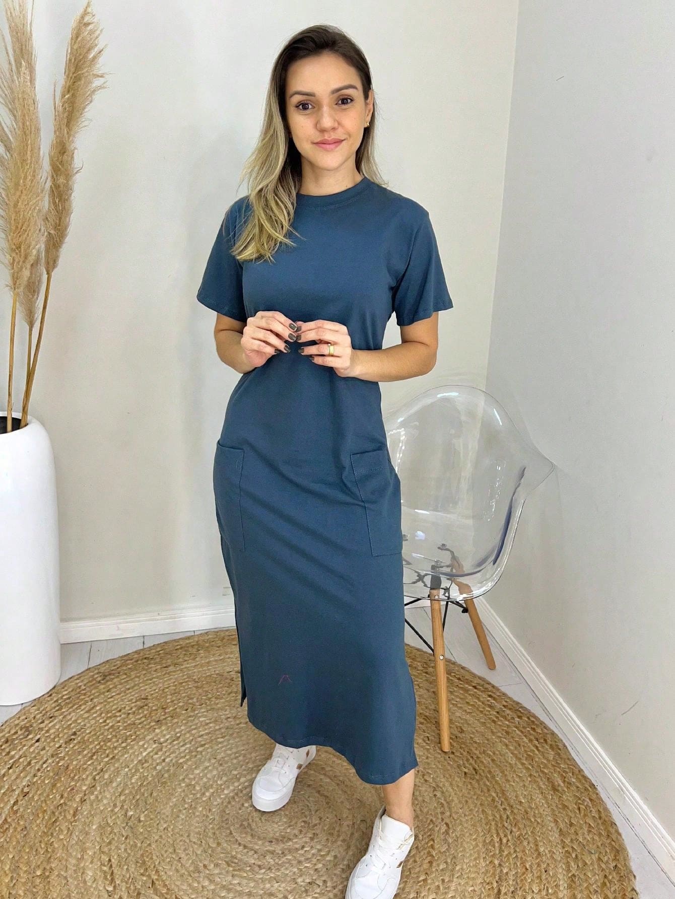 Vestido midi algodão básico camiseta com bolso