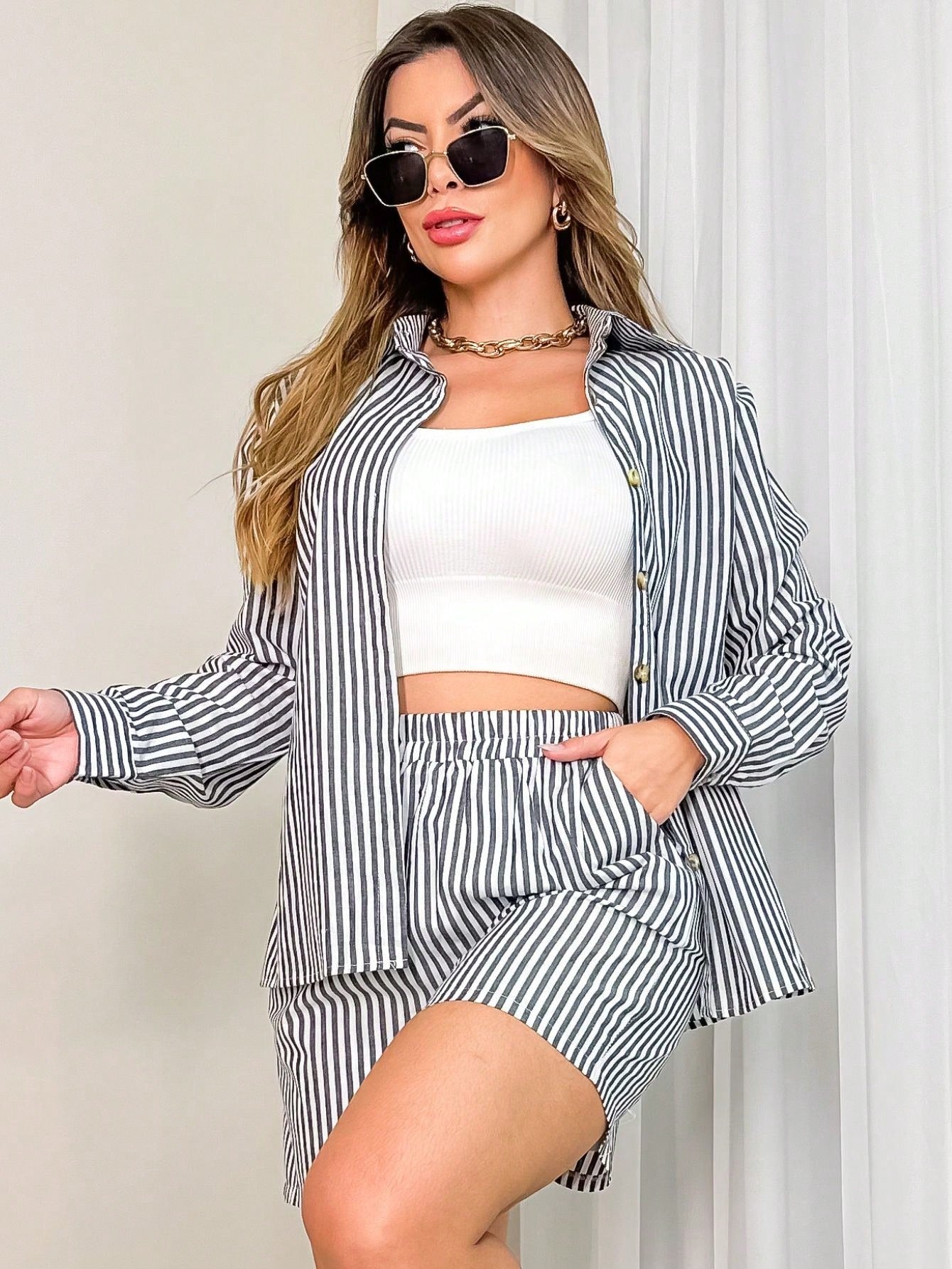 Conjunto feminino com 2 peças ( Camisa, Short)