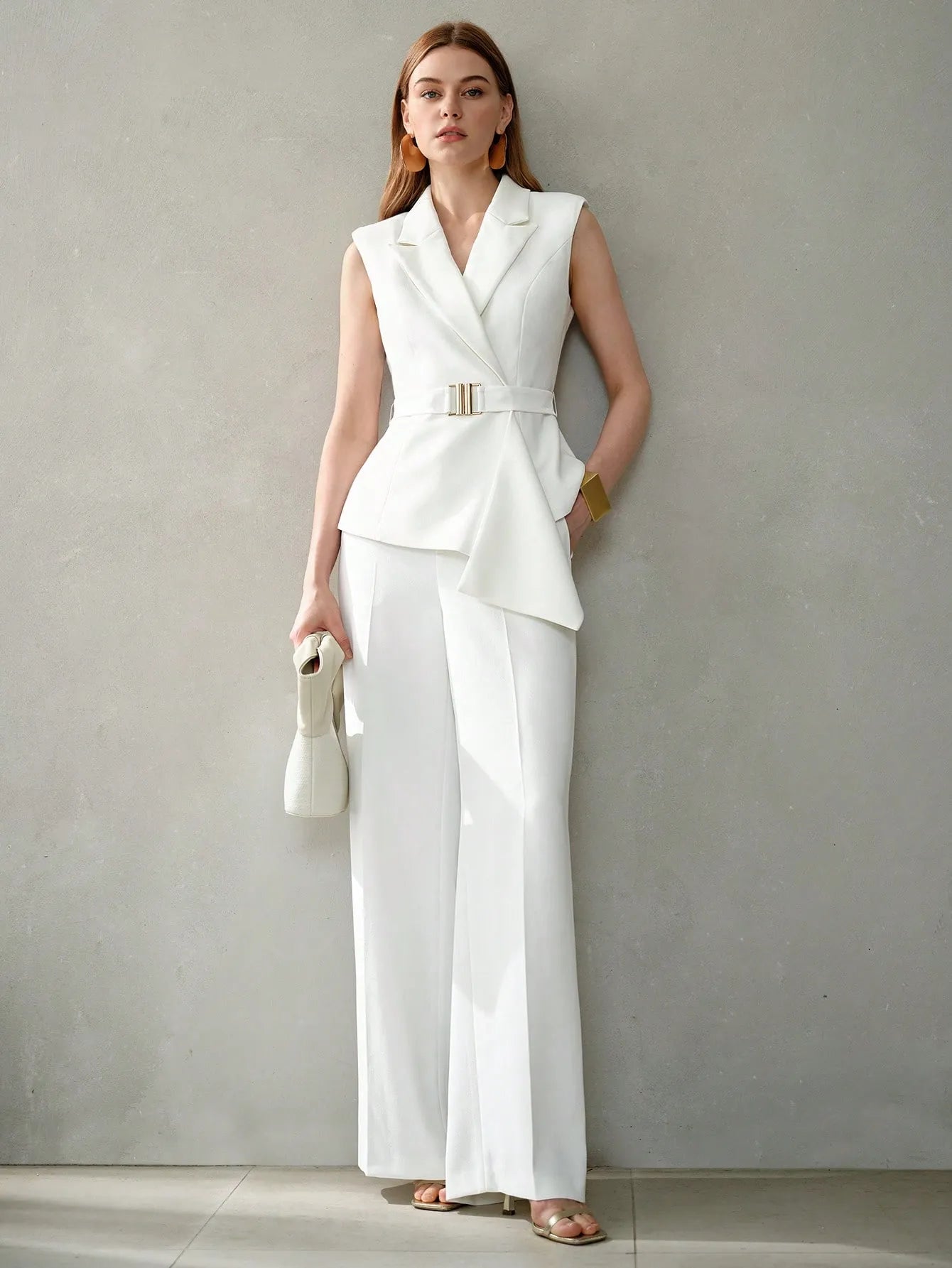 Calça de Terno de Perna Reta com Bolsos Inclinados e Costura Frontal