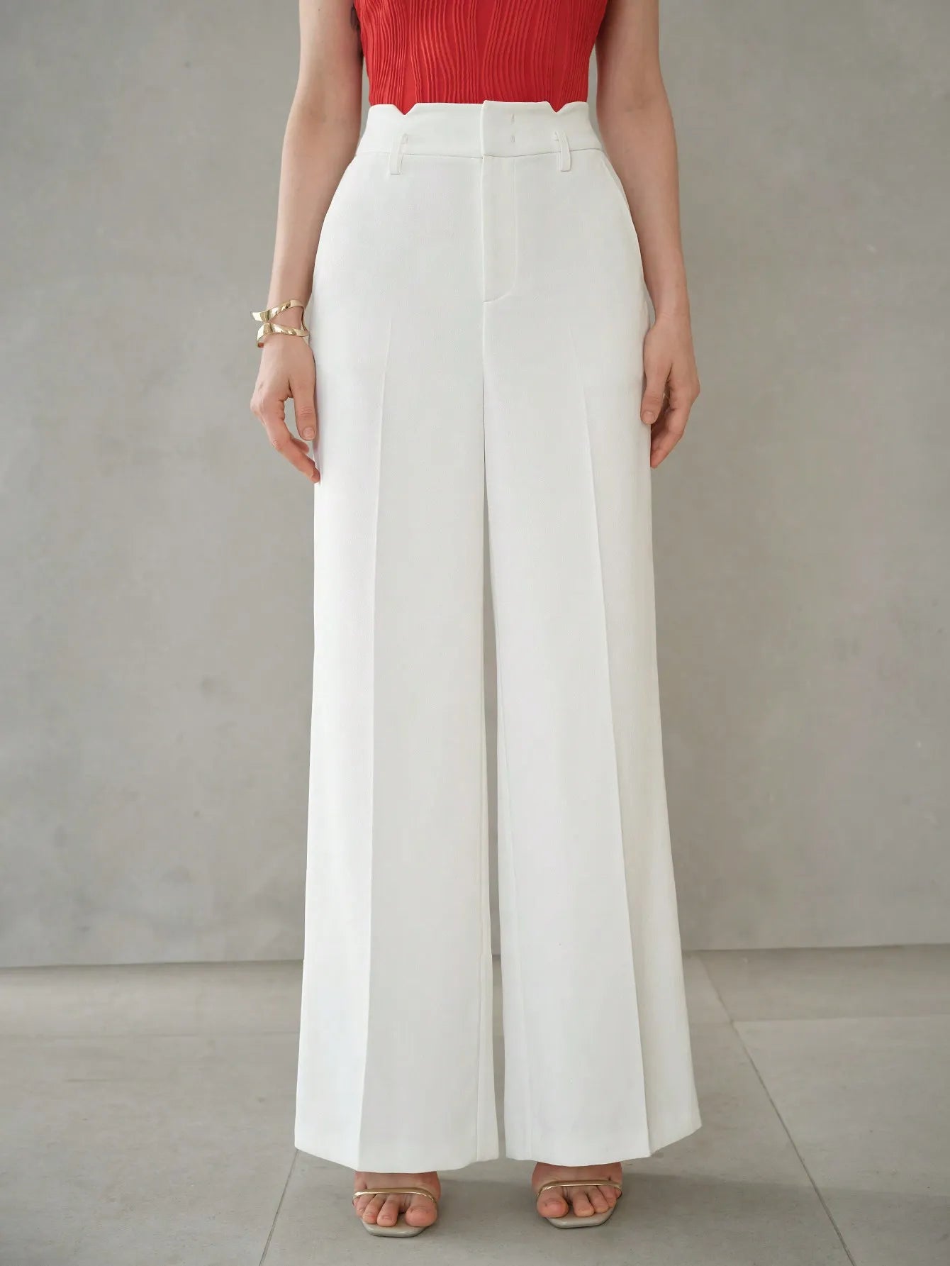 Calça de Terno de Perna Reta com Bolsos Inclinados e Costura Frontal