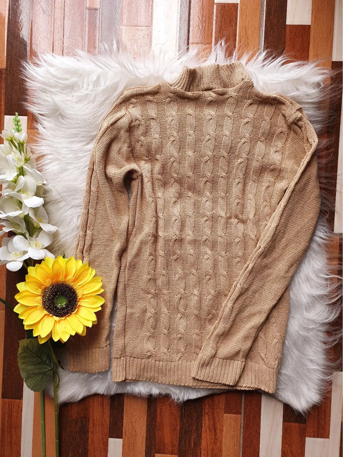 Blusa em tricot manga longa com gola alta - Baita Opção - A sua melhor escolha