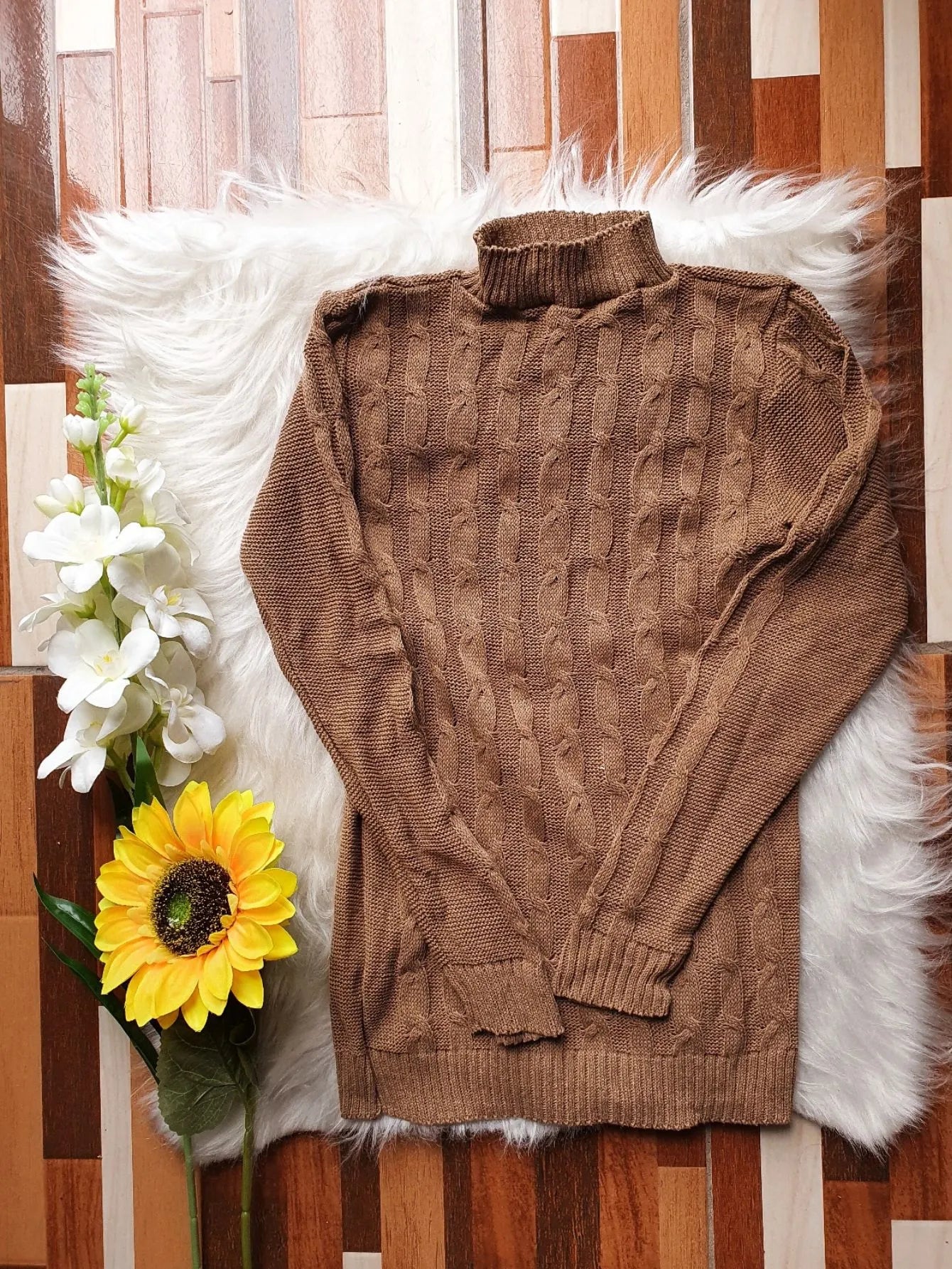 Blusa em tricot manga longa com gola alta - Baita Opção - A sua melhor escolha