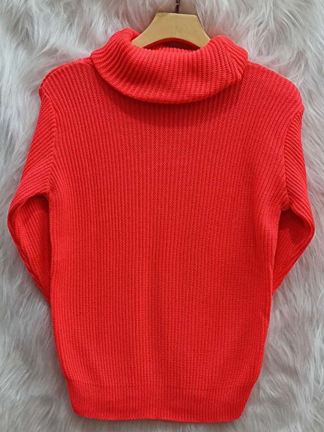 Blusa feminina tricot gola alta - Baita Opção - A sua melhor escolha