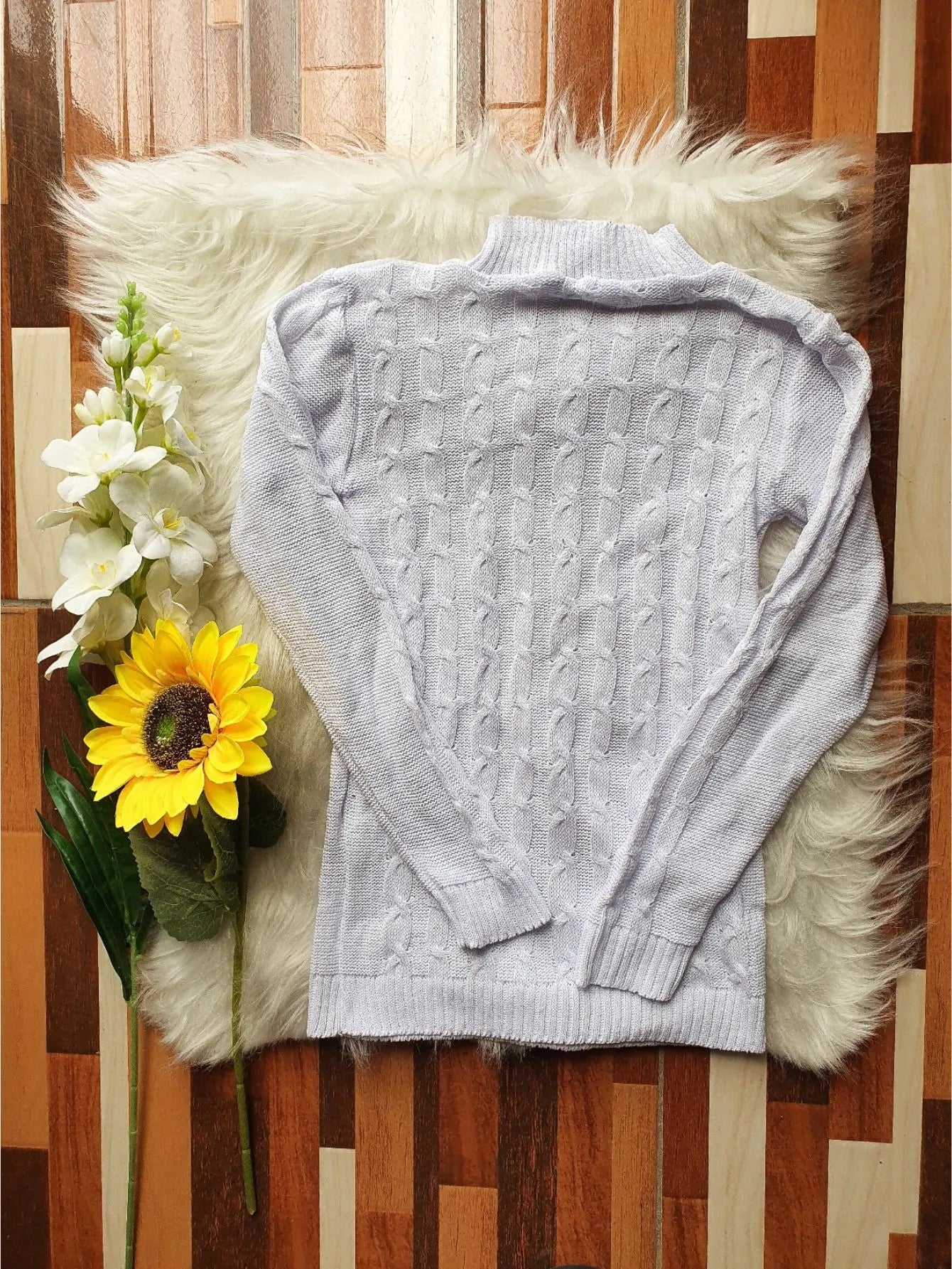 Blusa em tricot manga longa com gola alta - Baita Opção - A sua melhor escolha