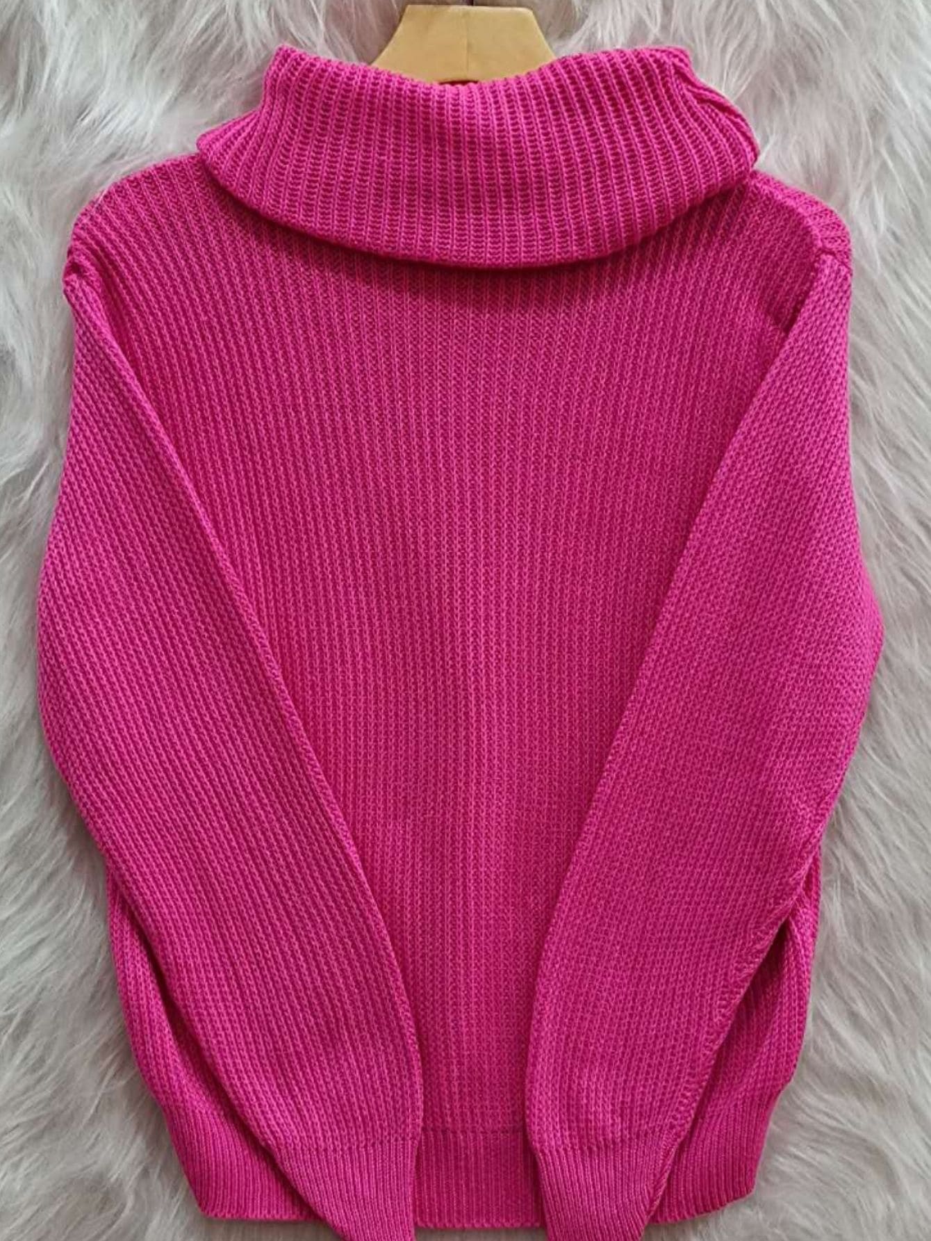 Blusa feminina tricot gola alta - Baita Opção - A sua melhor escolha