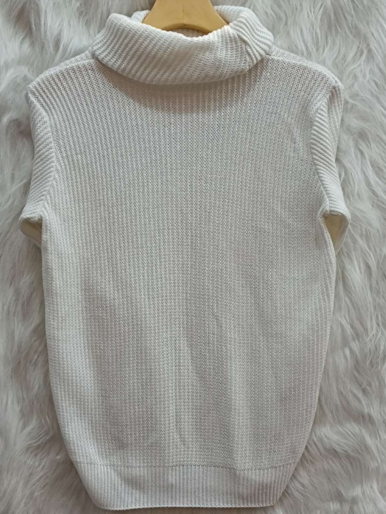 Blusa feminina tricot gola alta - Baita Opção - A sua melhor escolha