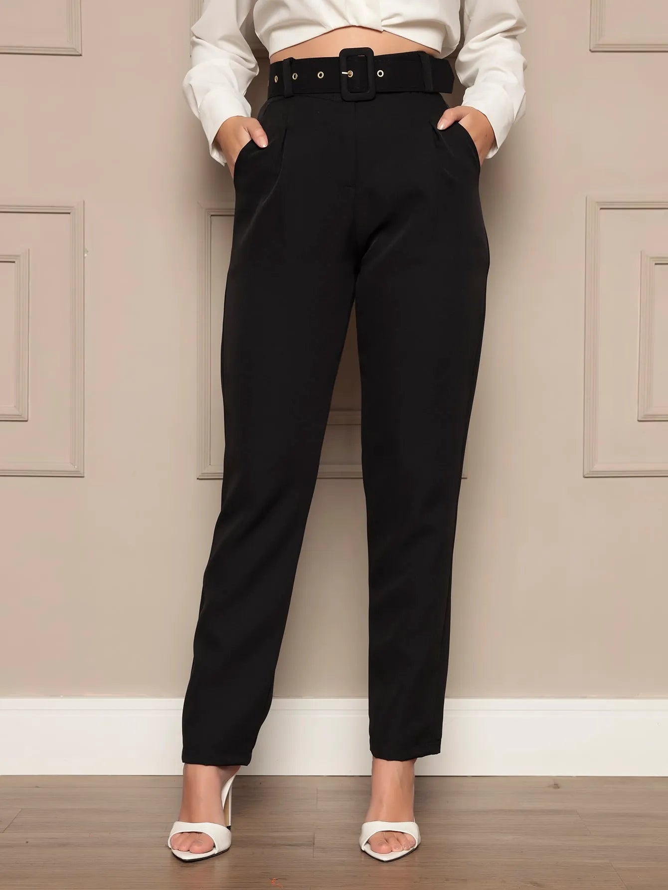 Calça alfaiataria feminina clochard com cinto bolso