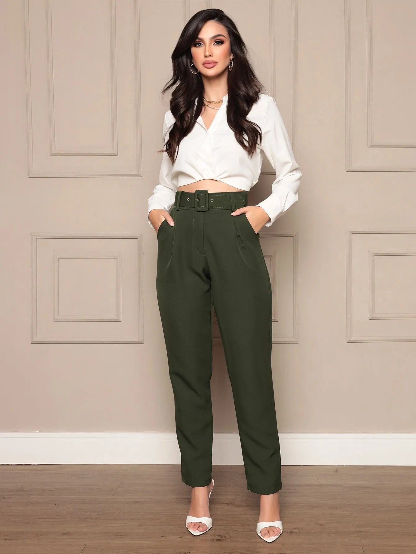 Calça alfaiataria feminina clochard com cinto bolso