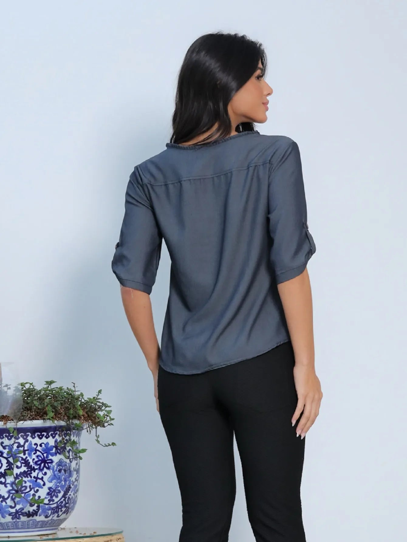 Blusa com manga três quarto e gola V