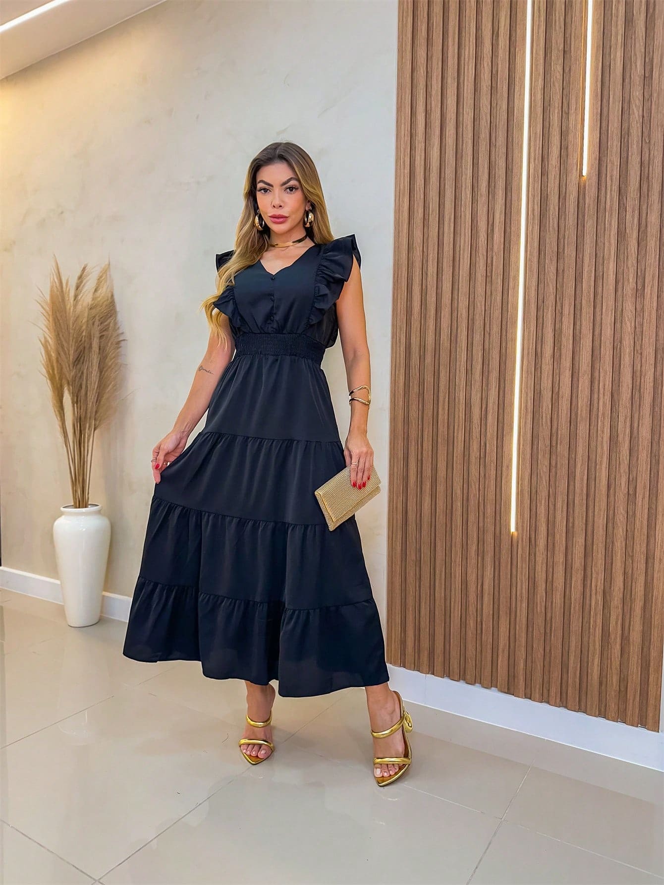 Vestido feminino acinturado