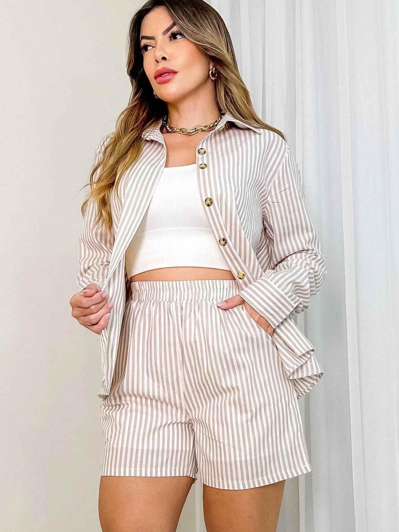 Conjunto feminino com 2 peças ( Camisa, Short)