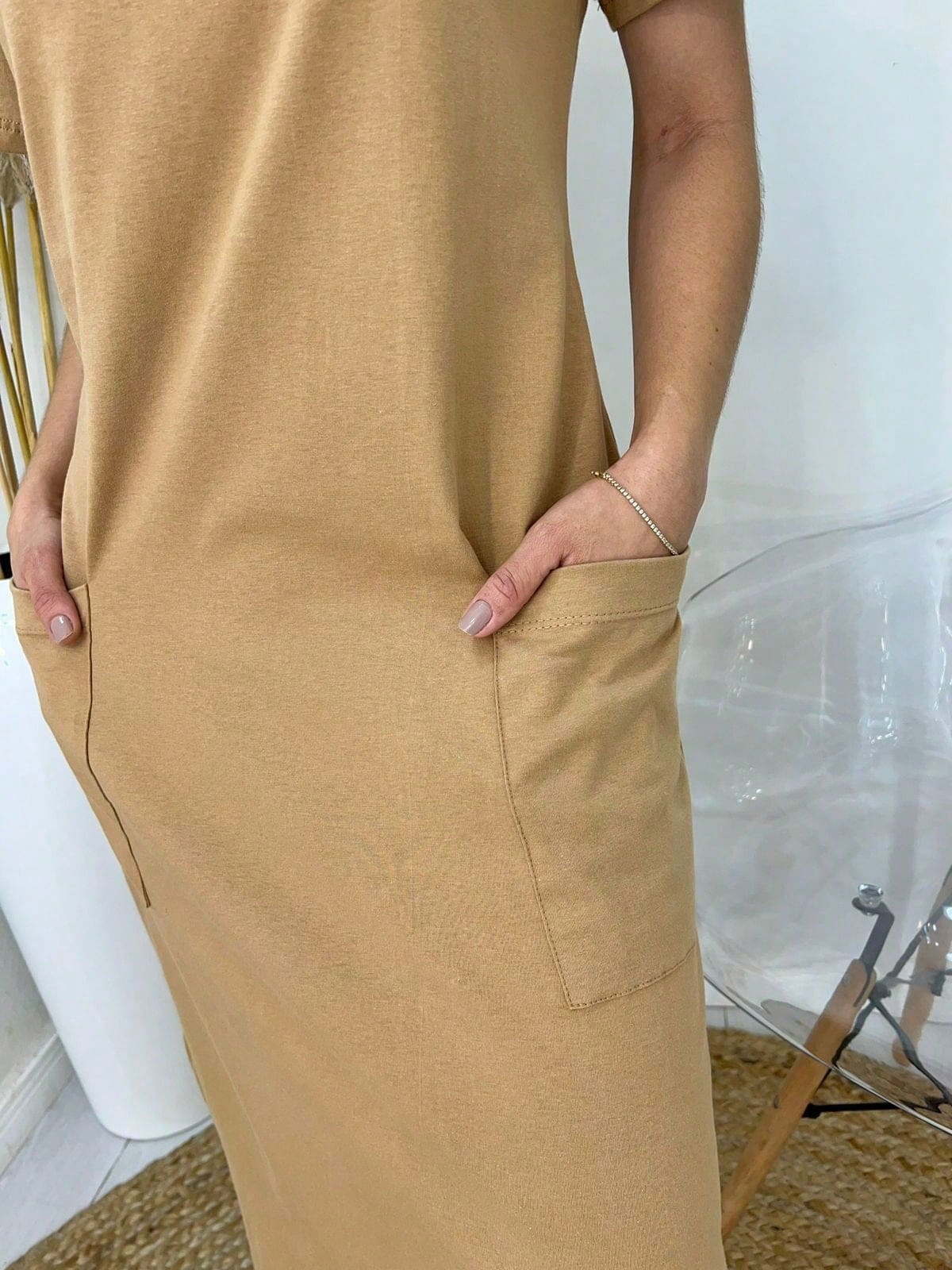 Vestido midi algodão básico camiseta com bolso