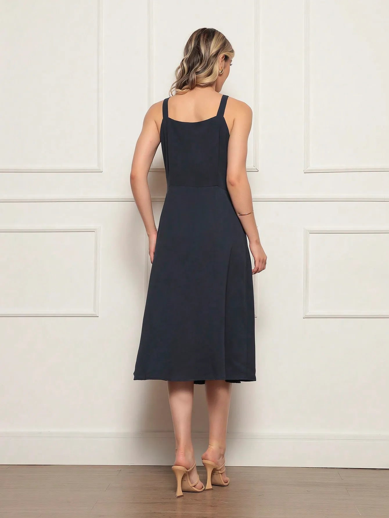 Vestido Mid com botões frontais