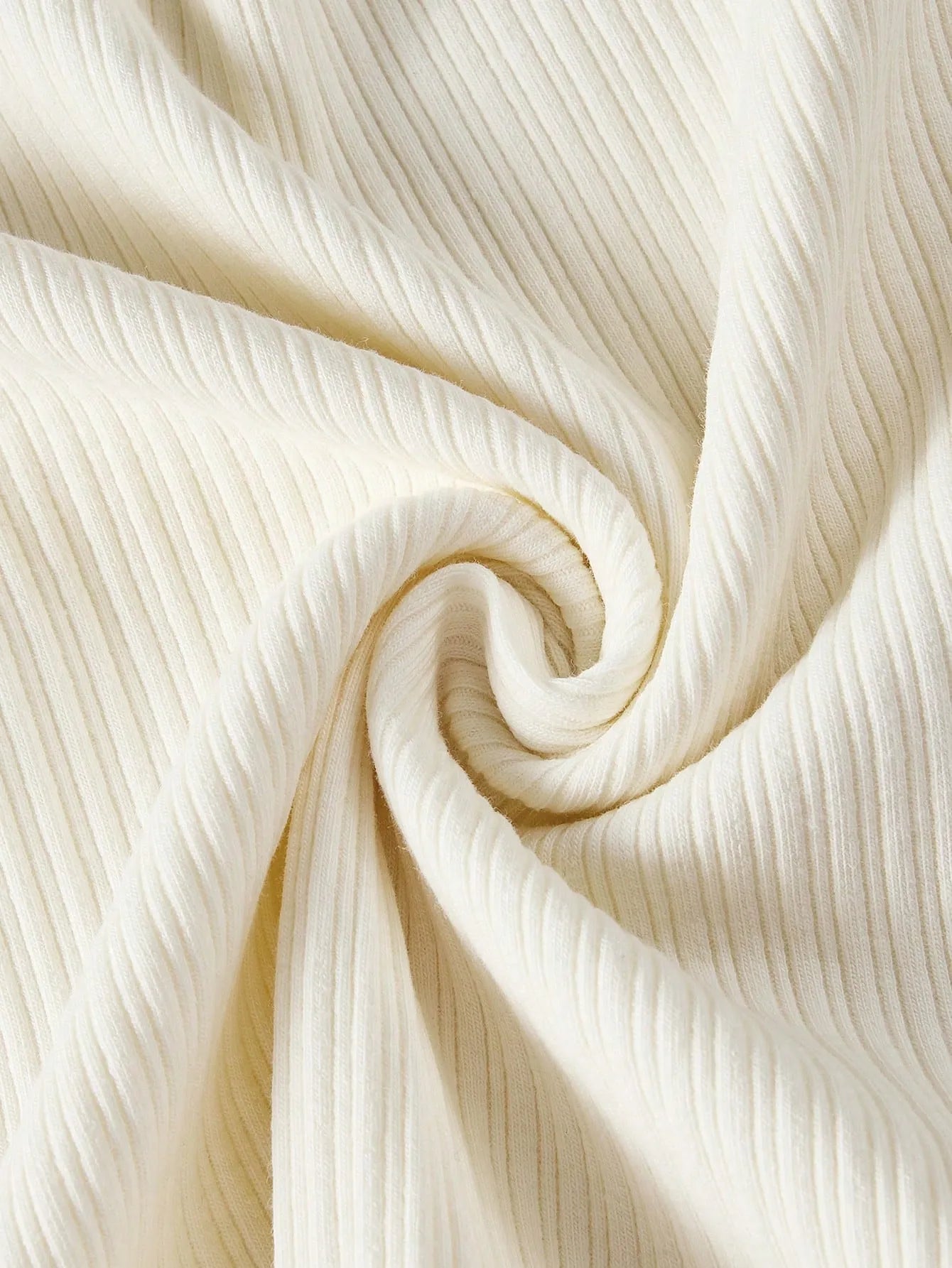 Camiseta Simples com Acabamento em Contraste Canelado