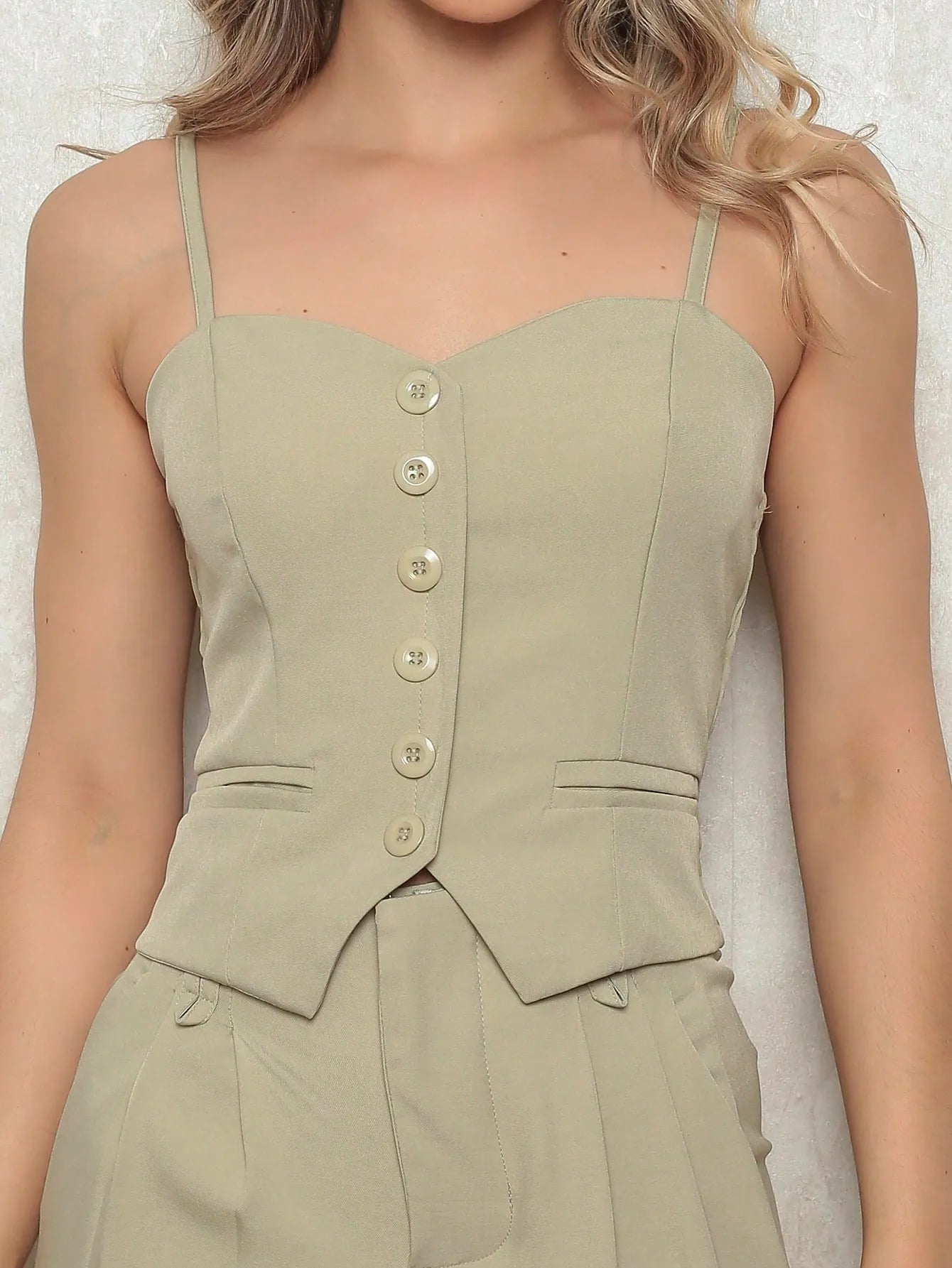 Conjunto feminino em alfaiataria alça com elastano e calça comprida