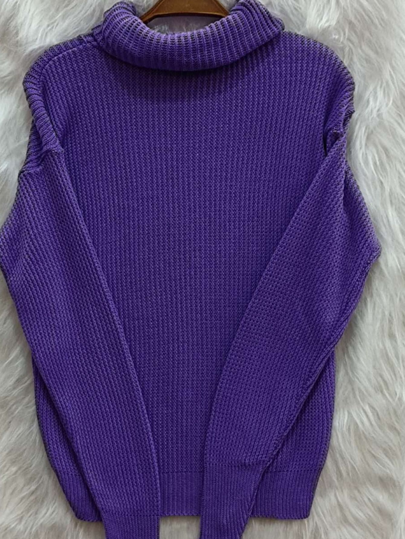 Blusa feminina tricot gola alta - Baita Opção - A sua melhor escolha