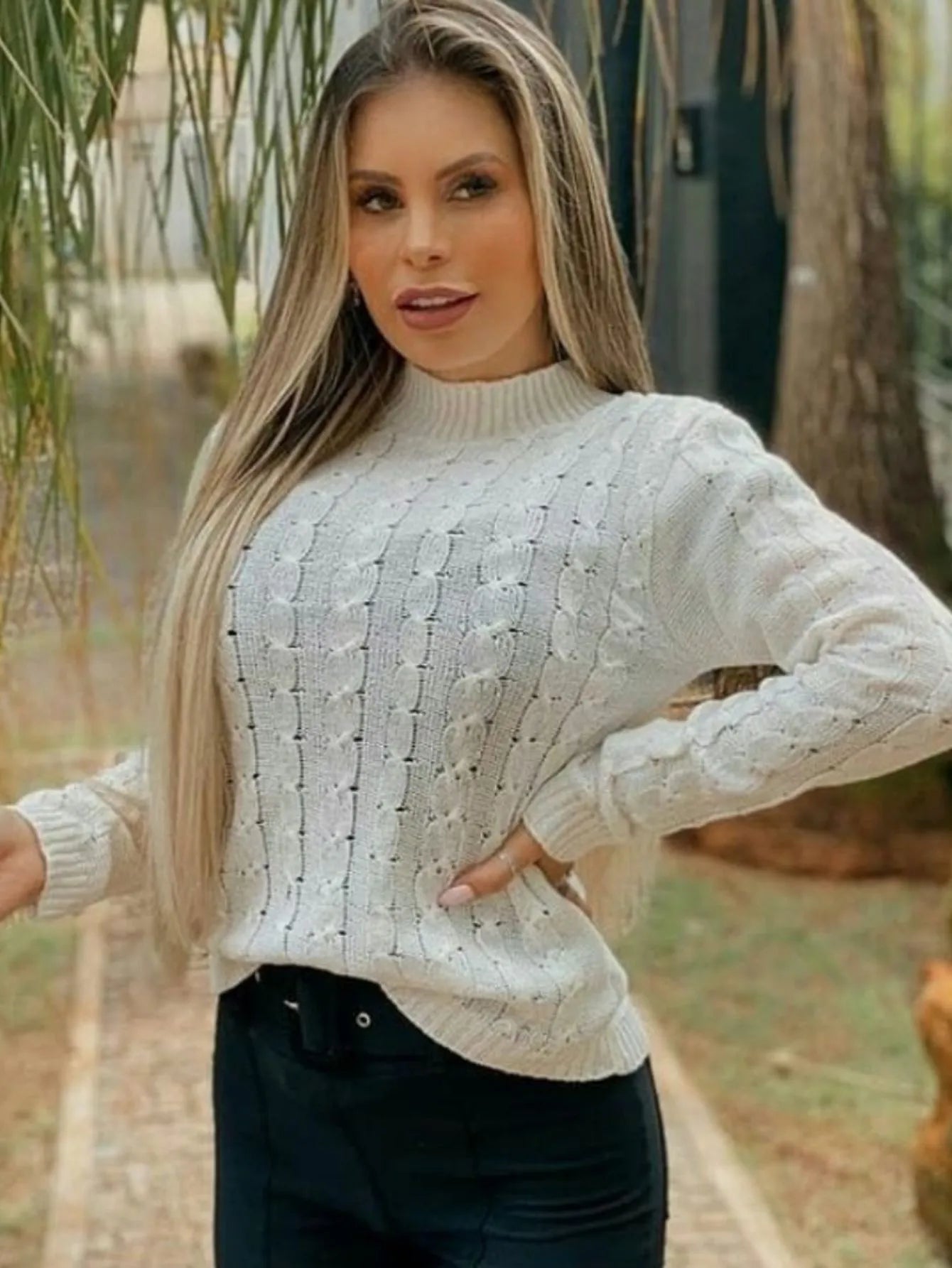 Blusa em tricot manga longa com gola alta - Baita Opção - A sua melhor escolha